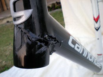 Rottura zona tubo sterzo