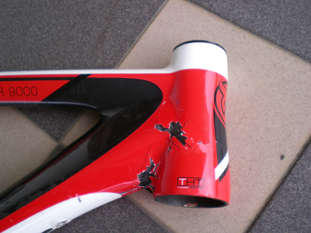 danno al tubo sterzo